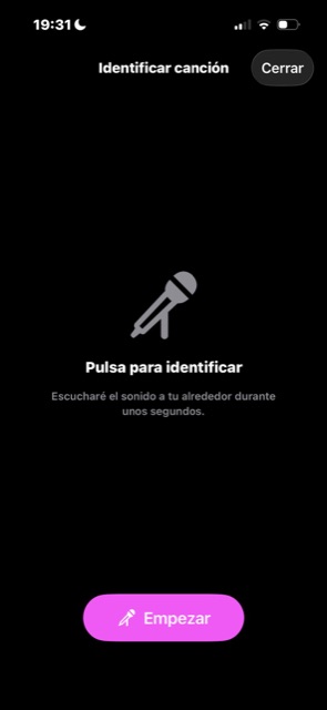 Pantalla 'Pulsa para identificar' del reconocimiento de música en iPhone